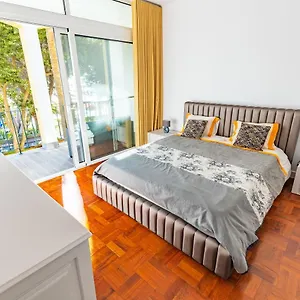  Apartment Sea Breeze Ii